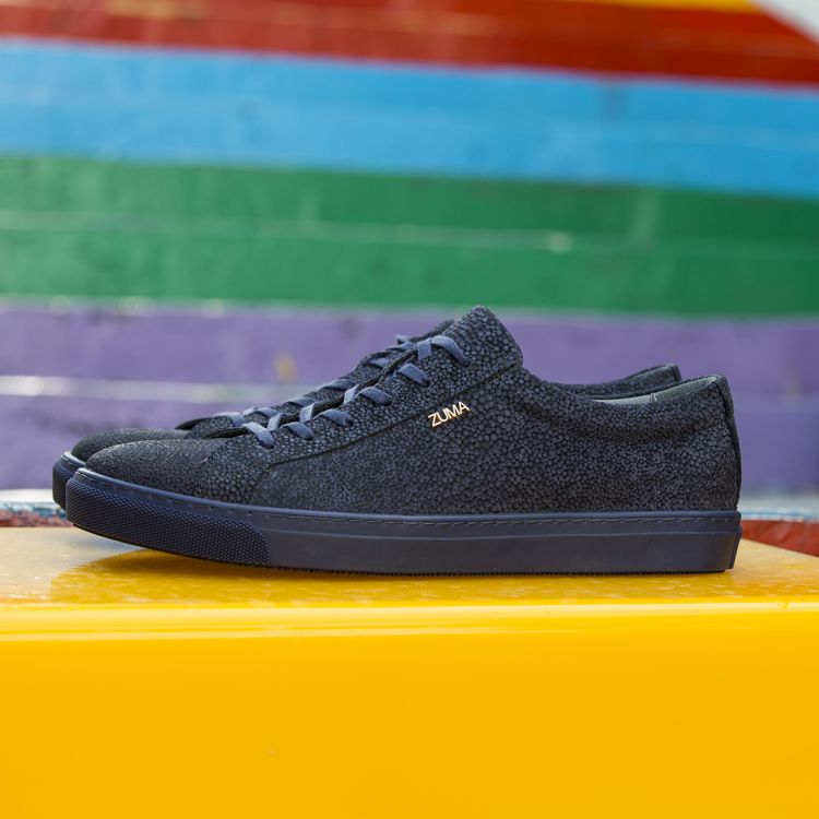 103 NAVY BLUE STINGRAY EMBOSSED LEATHER SNEAKER  Galeri Resmi 1